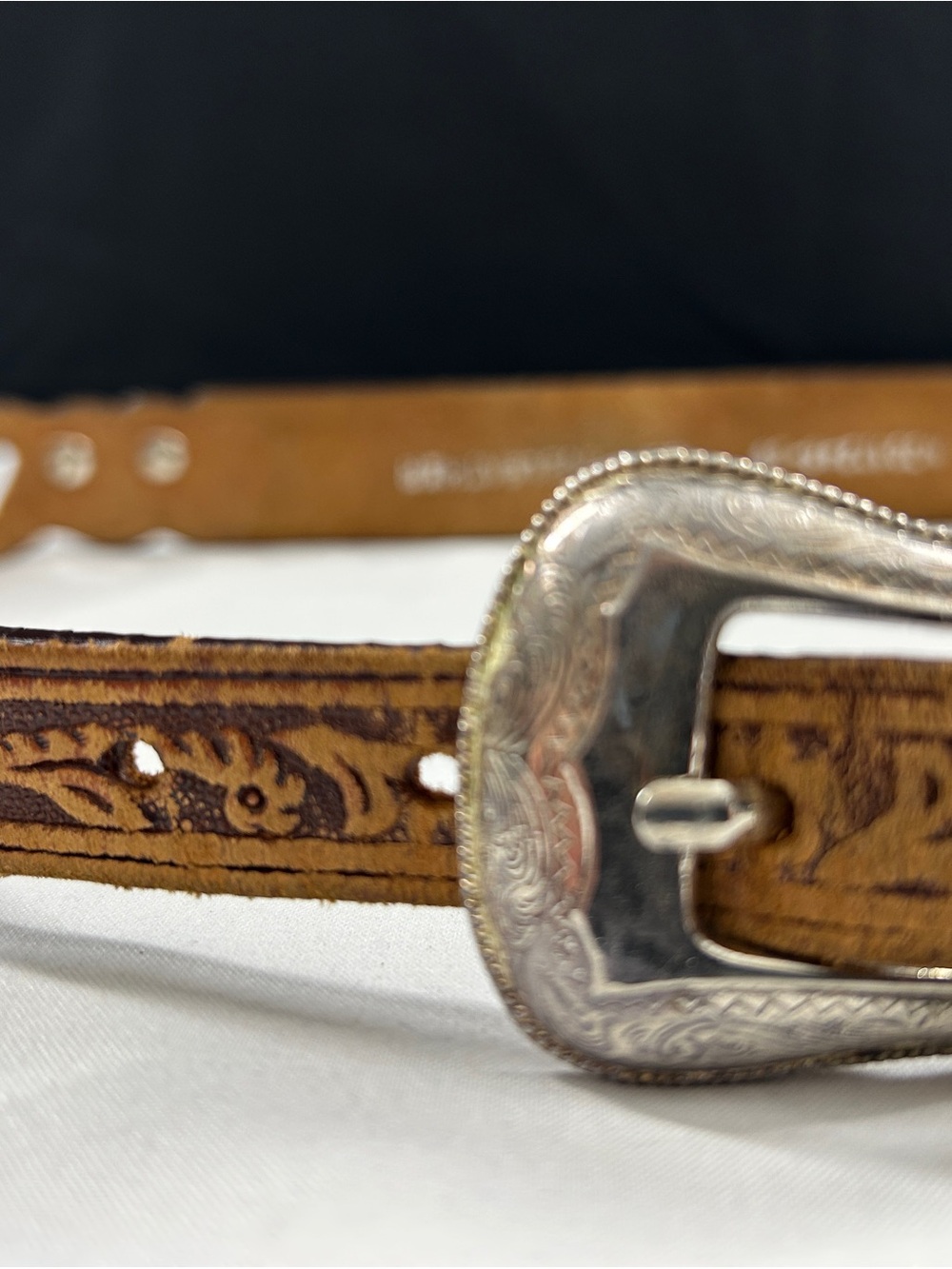 Nocona Belt Co Brown Tooled Leather Heart Concho Western Belt Size 30